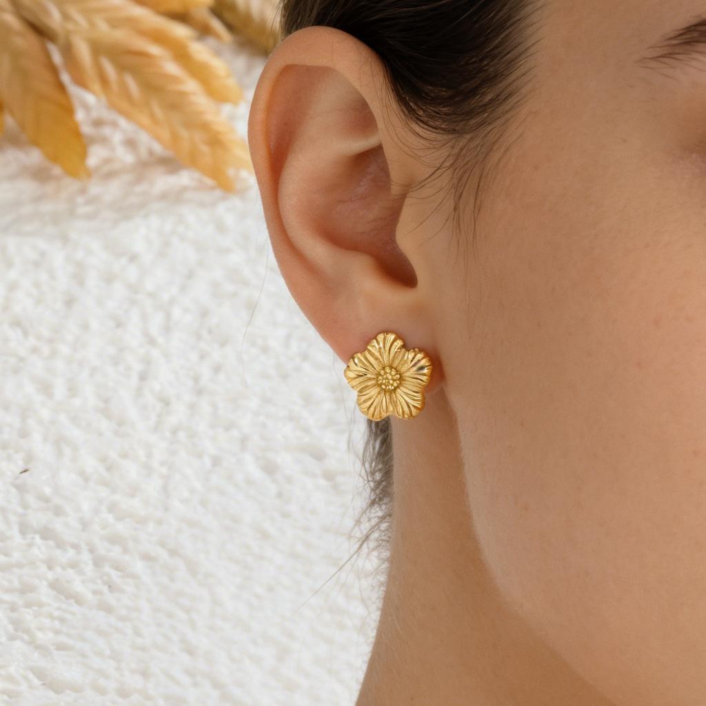 French fashion design sunflower stud earrings popular retro titanium steel earrings women's autumn and winter versatile