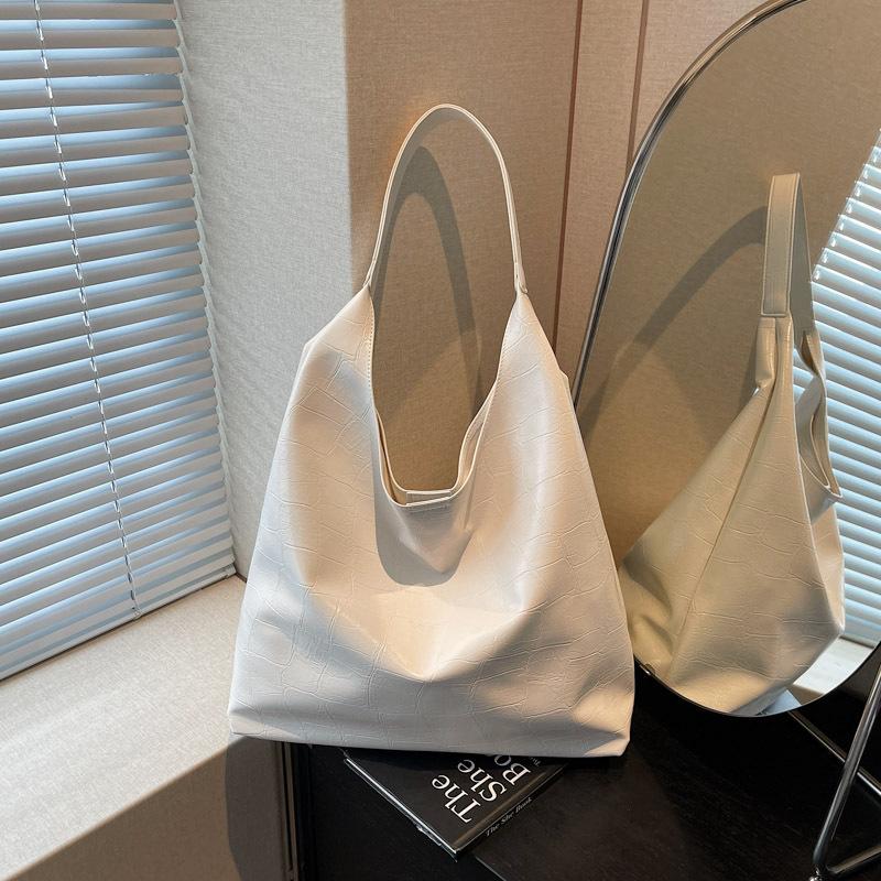 Niche fashion bag women's new large-capacity fashion retro shoulder bag versatile casual tote bag
