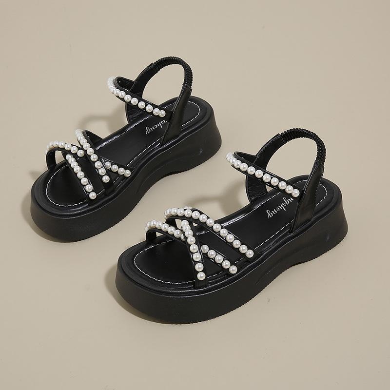 Sandals women's summer 2025 new Xiaoxiangfeng platform fashion beach casual shoes pearl one-word belt with skirt