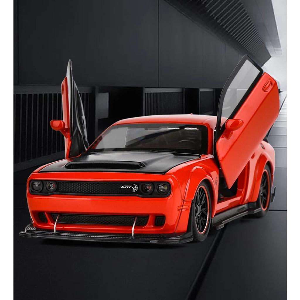 New 1/32 Challenger SRT Hellcat 2024 Alloy Car Model Sound and Light Pull Back Children's Toy Collectibles Birthday Gift