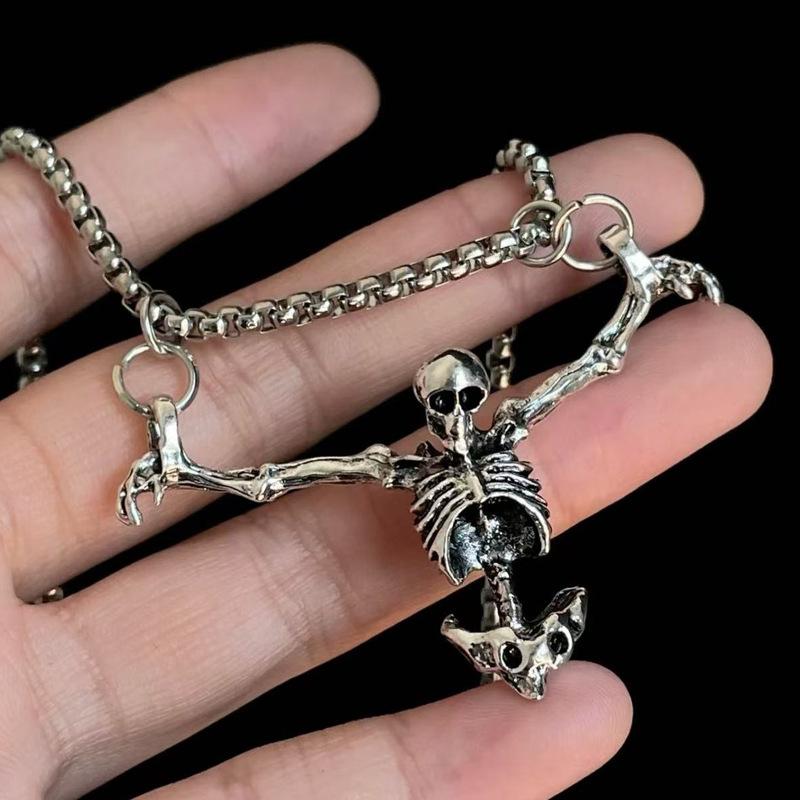 Vintage Creative Punk Punished Man Skull Pendant Necklace Men Halloween Hip Hop Personalized Necklace Party Jewelry Accessories