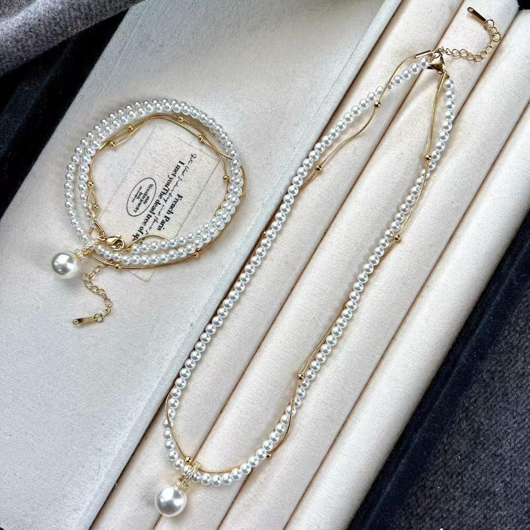 

Retro Design Sense Faux Crystal Pearl Necklace Collarbone Chain Pendant Removable