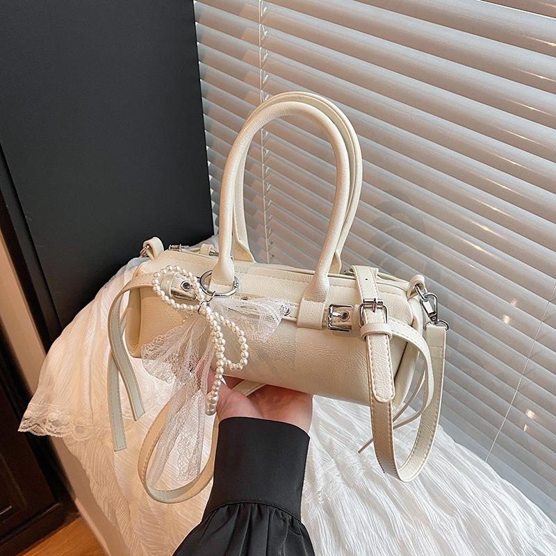 New Portable Temperament Casual Shoulder Messenger Bag Baguette Bag Fashion Sense Spring and Summer Niche Handbag