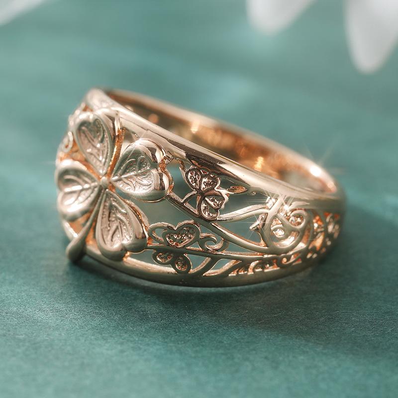 Vintage Hand Carved Flower Women's Ring Dazzling Gold Color Metal Geometry Daily Wear Party Jewelry Anniversary Gift