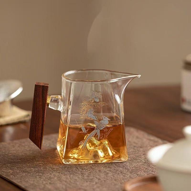 Premium Heat-Resistant Glass Gongfu Tea Pitcher with Side Handle and Koi Fish Strainer, Tea Brewing Set, Tea Ceremony Accessory