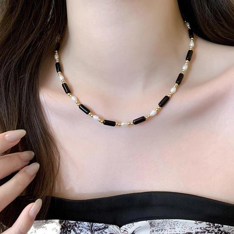 Rice Grain Freshwater Pearl Long Strip Black Agate Necklace Women'S Light Luxury Cold Wind Niche Collarbone Chain Black And White Contrasting Color