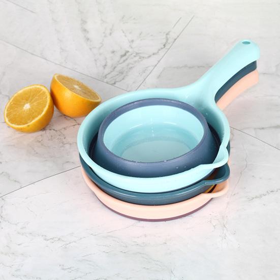 Foldable Water Ladle, Collapsible Silicone Kitchen Scoop for Rice Washing, Space Saving Multipurpose Dipper for Home