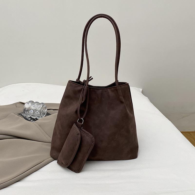 

Casual backpack bag women s 2025 new versatile underarm bag commuter shoulder bag portable autumn and winter new tote bag