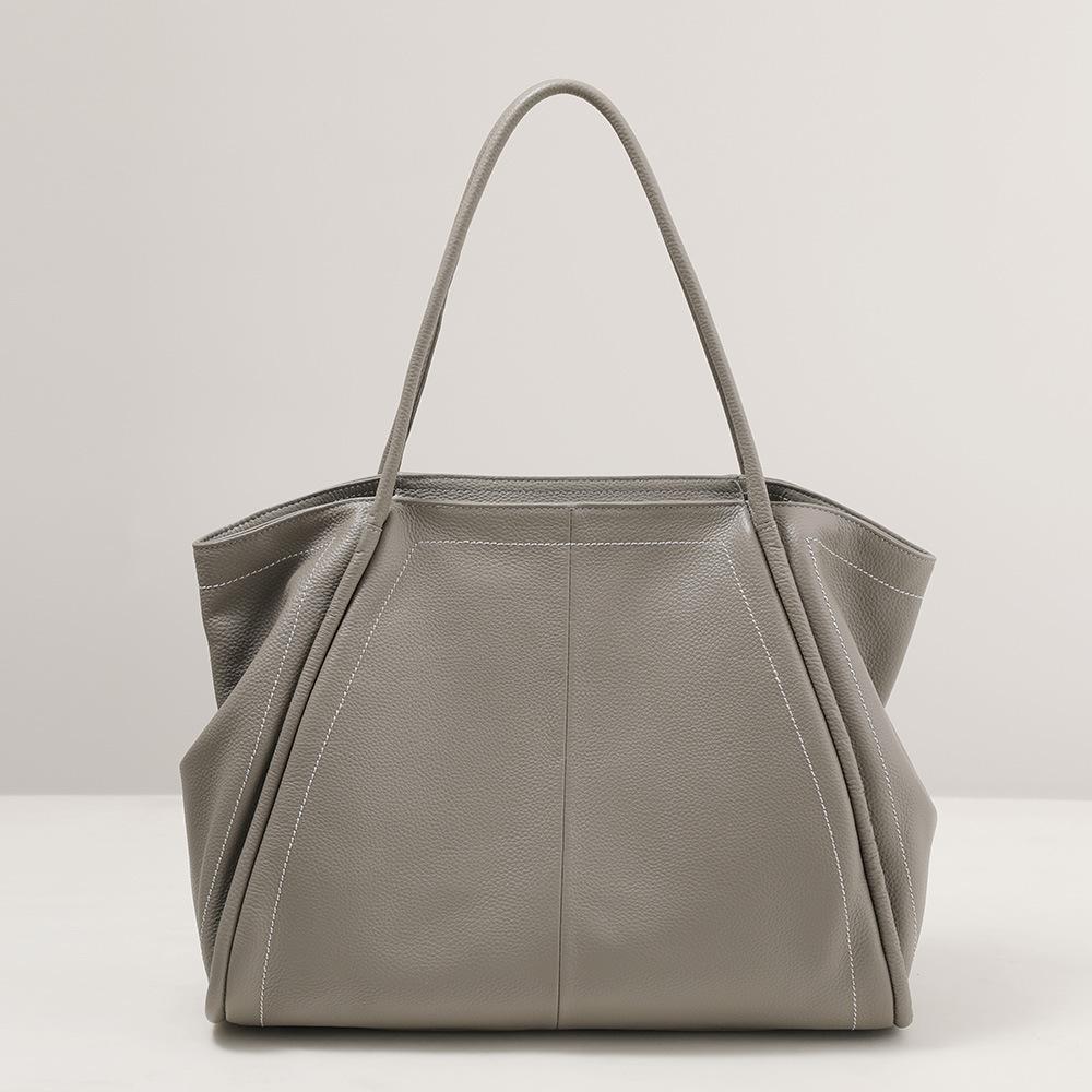 The first layer of cowhide foreign trade cross-border large tote bag, the new women's underarm bag, and the large-capacity versatile commuter
