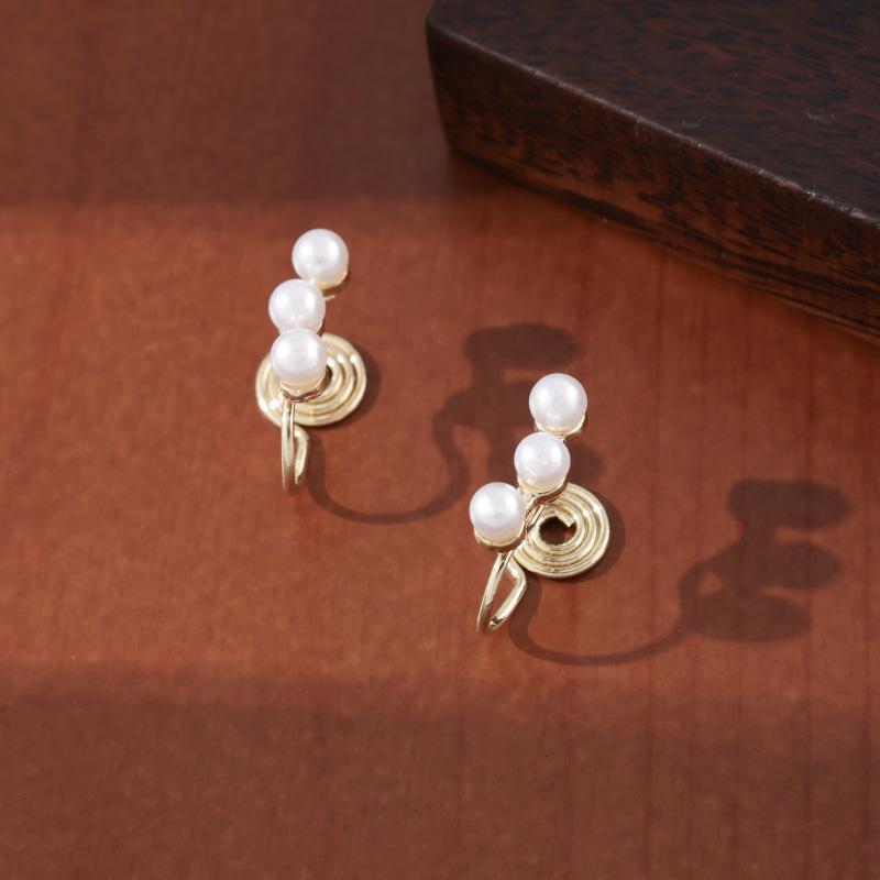 Vintage French Pearl No-Pierce Earrings: Elegant Luxury Clip-ons for Women