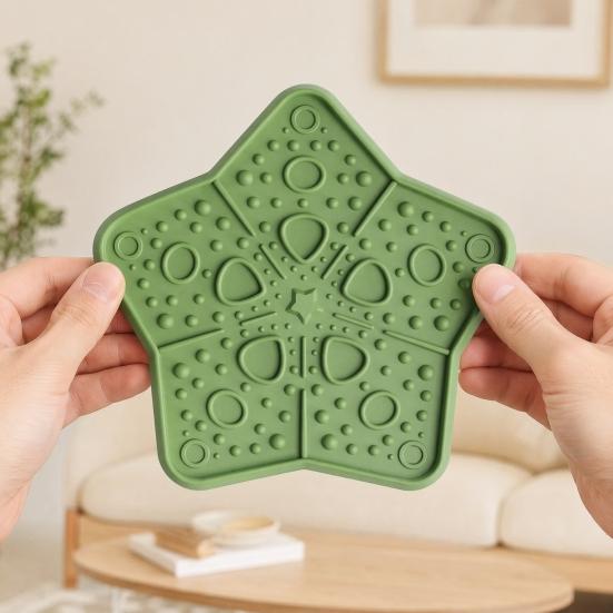 Pet Slow Food Mat with Suction Cups Star Shape Pet Food Tray