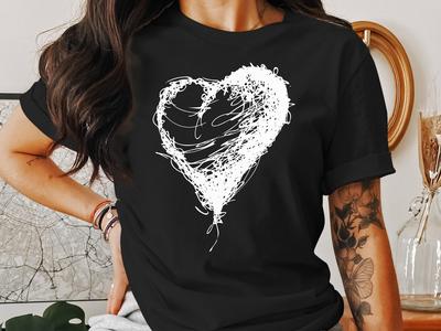 Abstract Heart Shirt – Minimalist Love Graphic Tee – Artsy Boho T-Shirt