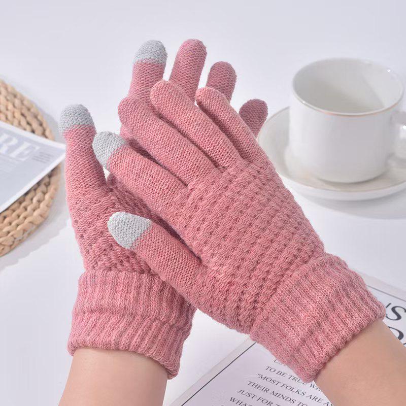 Knitted Jacquard Pineapple Pattern Touchscreen Gloves - Thick, Warm, Non-Slip, Split-Finger Design for Men and Women