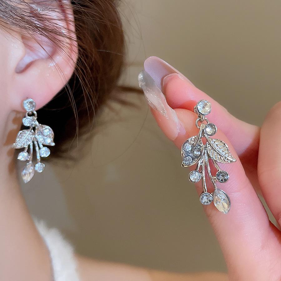 Luxury Rhinestone Leaf Flower Clavicle Necklace & Earring Set for Women