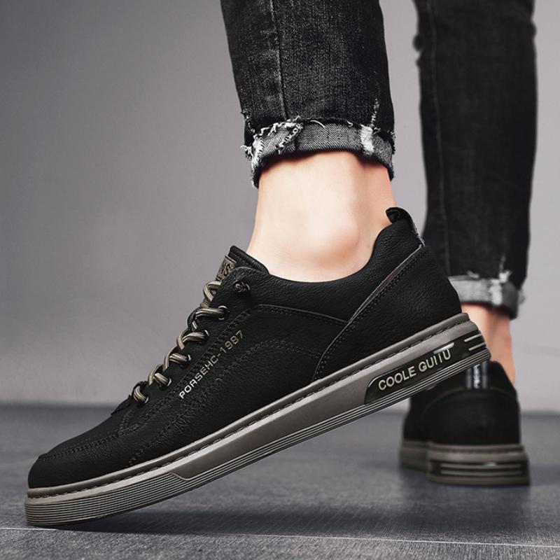 Neue Schuhe für Männer Bequeme flache Herren-Freizeitschuhe Outdoor Wilde Herren-Sneaker High-End-Mode Ein-Pedal-Abendschuhe Männlich