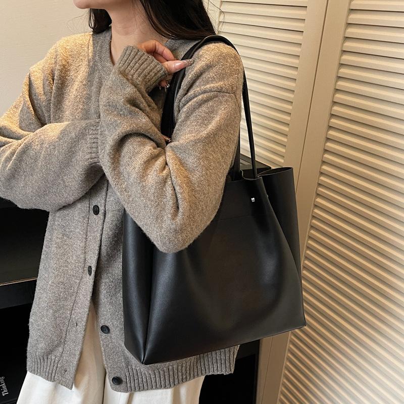 Solid Color Soft Leather Large-capacity Tote Bag Women's 2025 New Large-capacity Shoulder Bag Fashionable Versatile Commuter Handbag