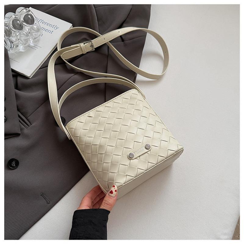 A Stylish and High-end Hand-held Small Bag, A Versatile Bucket Bag, and A Single-shoulder Crossbody Bag
