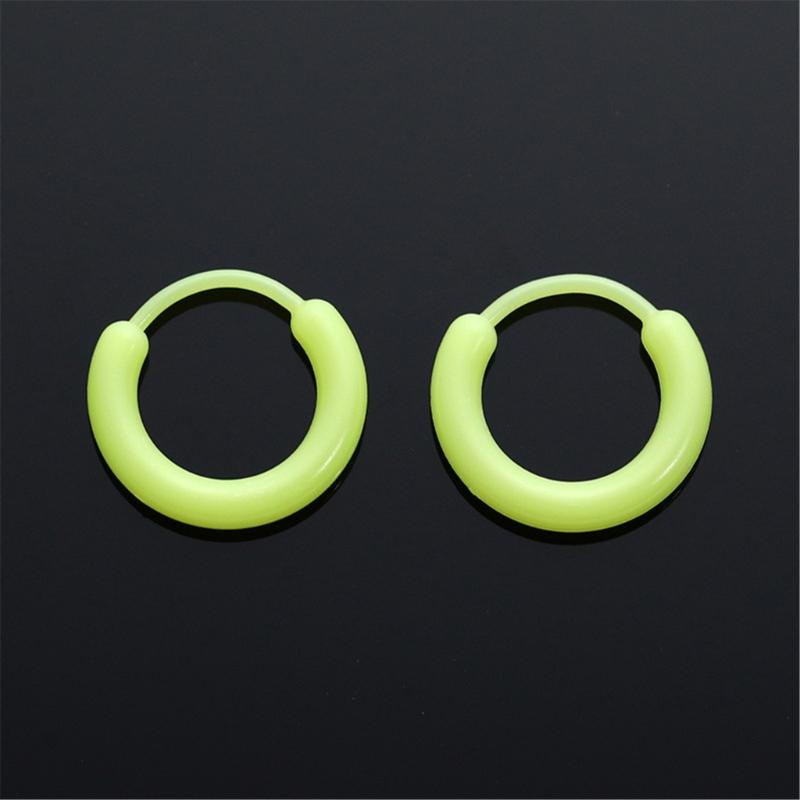 Orecchini a clip colorati in resina per piercing all'orecchio Cerchi leggeri Orecchini per uso quotidiano Accessori moda per ragazze