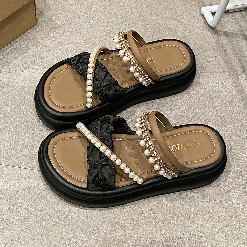 French Beautiful Fashion Cool Slippers 2025 Summer New Wear Comfortable Dual-purpose Beach with Skirt Cool Slippers Women