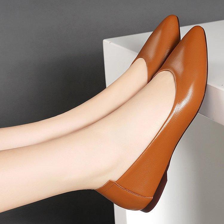 

Single shoes flat spring new shoes soft sole soft leather comfortable pointed leather shoes 41