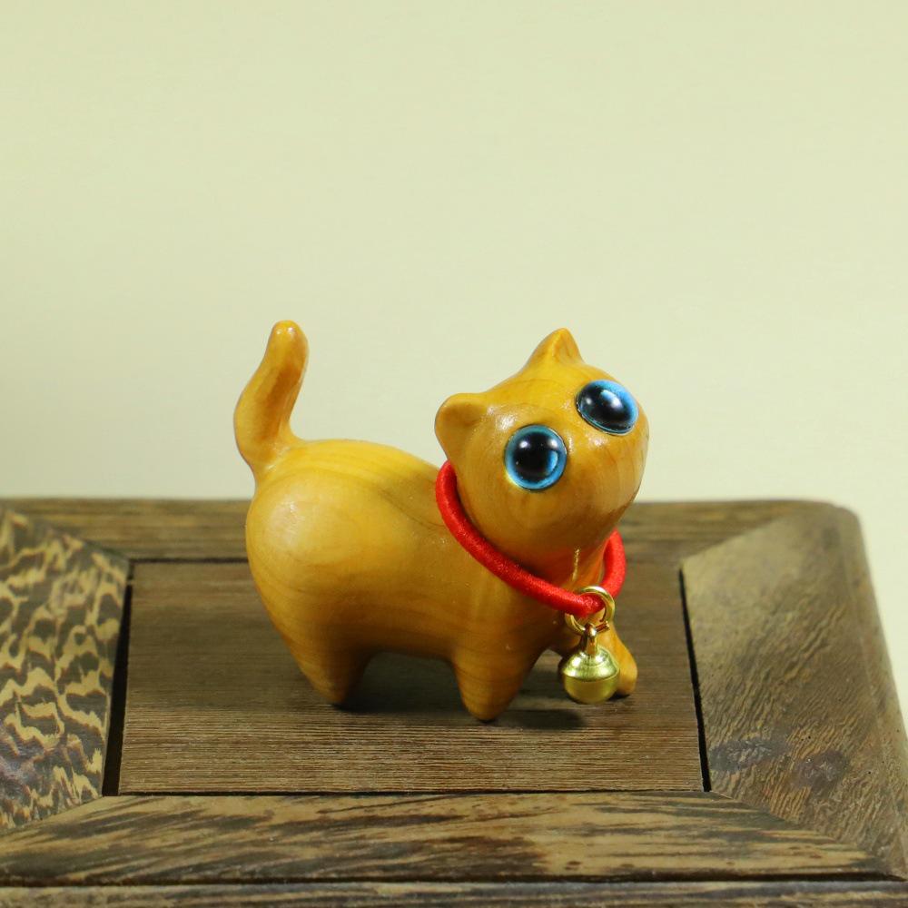 Santalové dřevo Kočka pro štěstí se zvonkem: Roztomilá figurka koťátka s naklánějící se hlavičkou, kreativní dárek k narozeninám