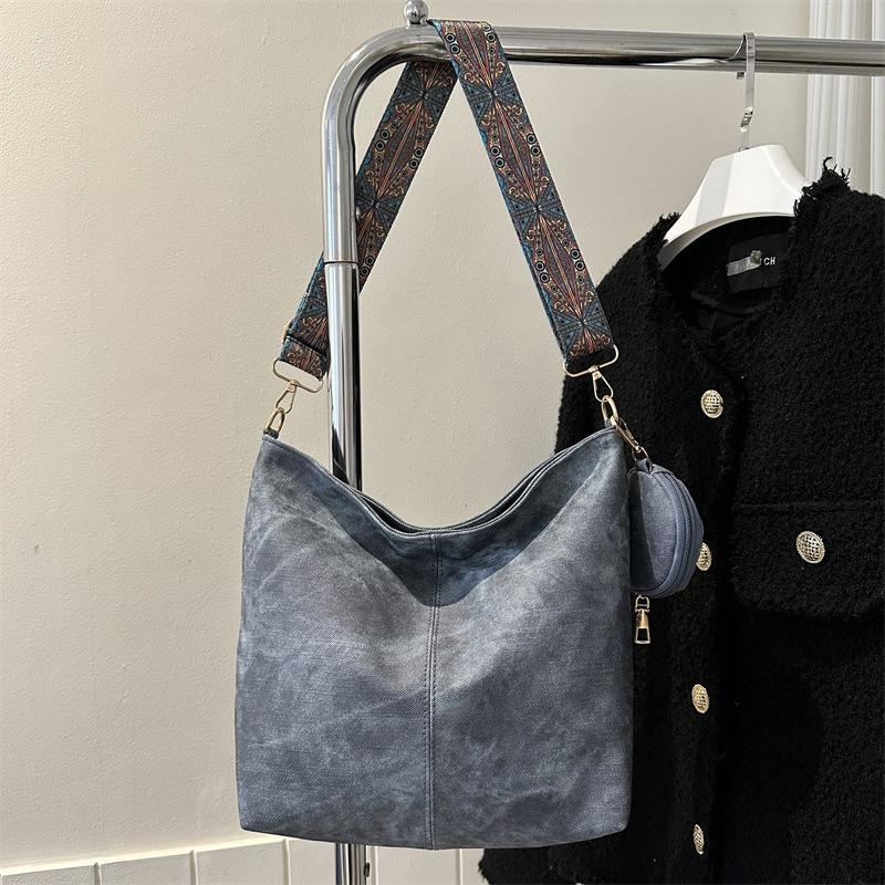 Summer New Simple and Fashionable Commuter Bag Women's Fashion Casual Large-capacity Shoulder Bag Simple Messenger Bag