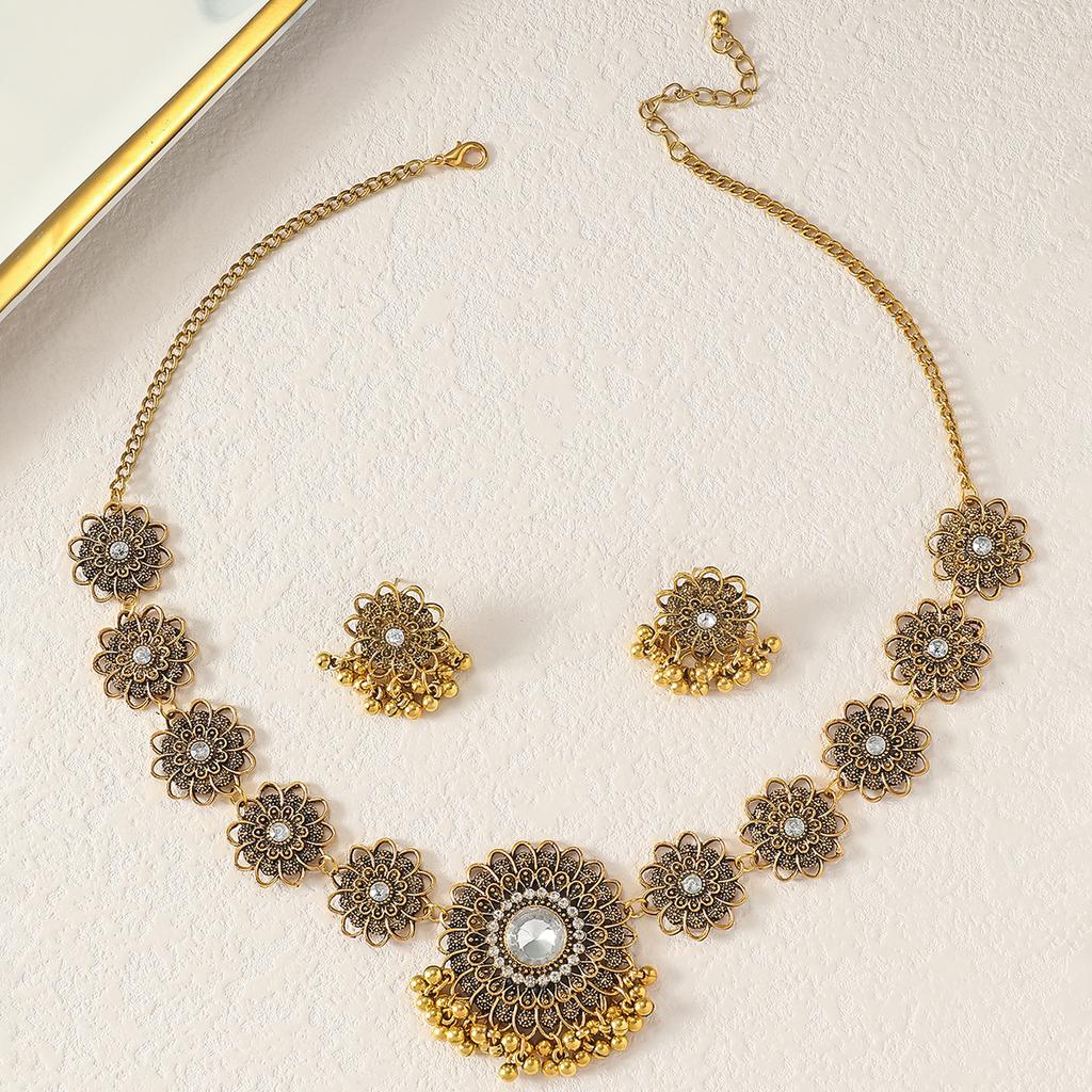 Retro Flower Chain Necklace Set for Women Crystal Tassel Earrings Necklace Bohemian Jewelry Accessories