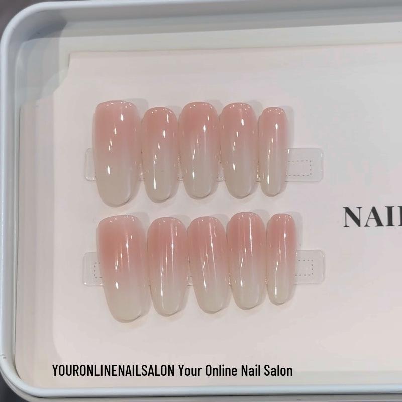 

Изготовленные вручную короткие нюдовые градиентные наклейки для ногтей цвета льда