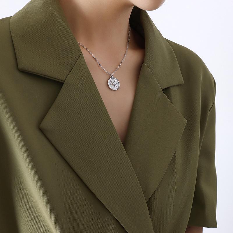 Gold-Plated Geometric Star & Moon Zircon Necklace Choker