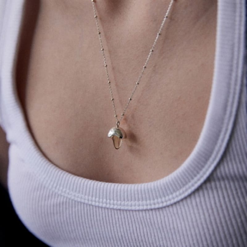 Onill 04-22 Shell (Necklace)
