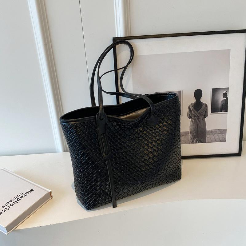 

Модная сумка большой вместимости для женщин 2024 года, новая осенняя сумка-тоут с ромбом, простая трендовая сумка через плечо чёрный