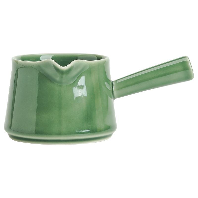 Seitenhenkel Fair Cup Japanischer Stil Grüne Glasur Fair Cup Haushalt Keramik Tee Meer Teiler Fair Cup Gong Dao Bei