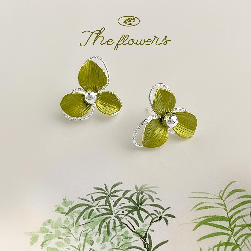 Мори Супер Бессмертный~ Игла Клевер Зеленый Свежий Сладкий Натуральный Цветок Серьги-гвоздики Элегантные Серьги
