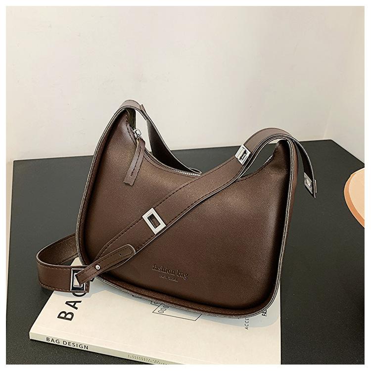 Spring texture bag women's 2025 new fashion simple casual large capacity shoulder bag solid color messenger bag