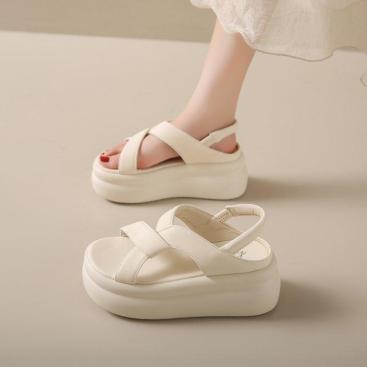 Fashion Summer Women's Outdoor Flat Shoes Are Simple Fashionable Casual Thick Soled Versatile Suitable for Women's Outdoor Sandals