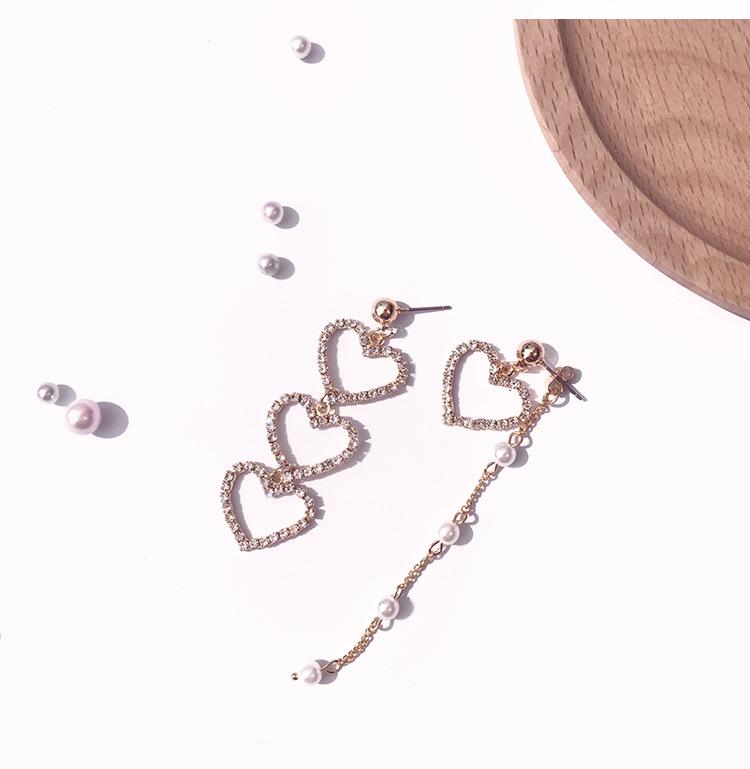 Korean Chic Asymmetrical Pearl & Tassel Earrings with Peach Heart Clip