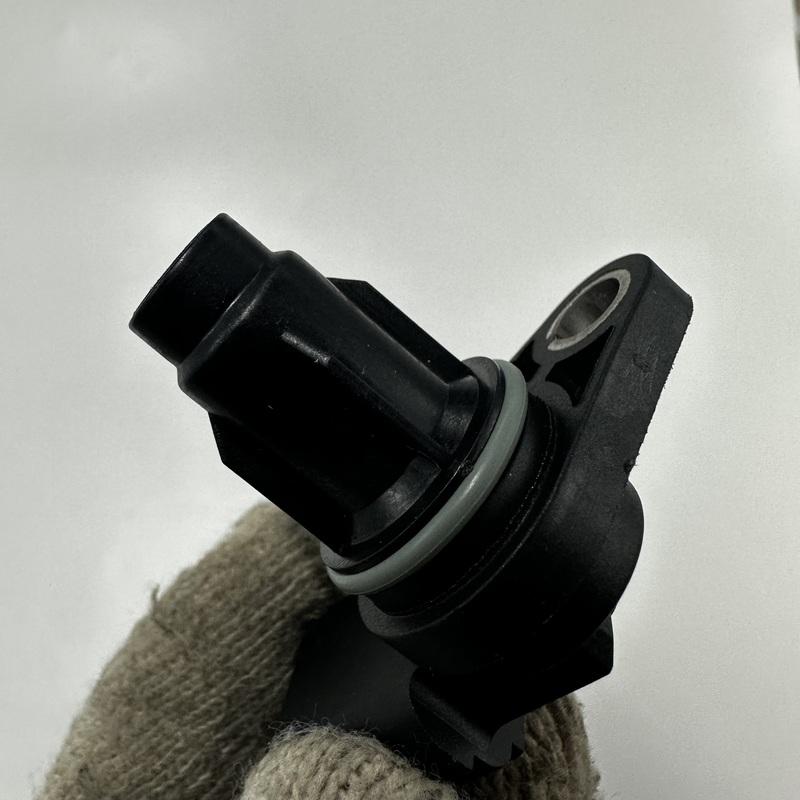 1Pc 393502B030 Camshaft Position Sensor for Hyundai Elantra I20 for Kia Forte 39350-2B030