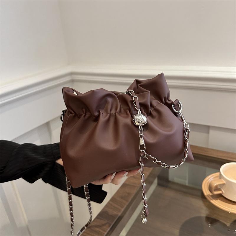 Solid color simple drawstring small bag women's 2025 spring new versatile chain messenger bag bucket bag