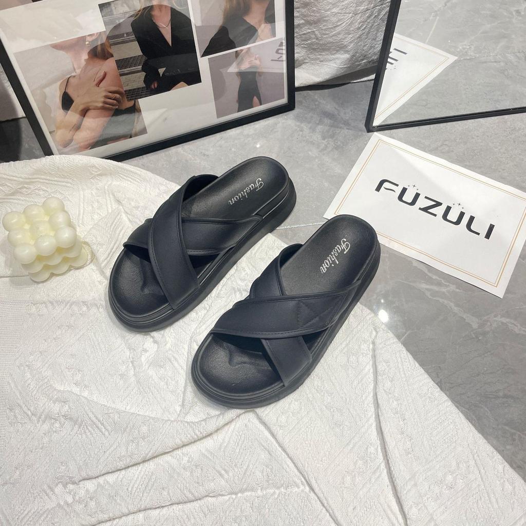 Überkreuzte Pantoffeln mit weicher Sohle Damen Sommerbekleidung neue Internet-Berühmtheit Mode flache Pantoffeln Mädchen lässige Strandsandalen