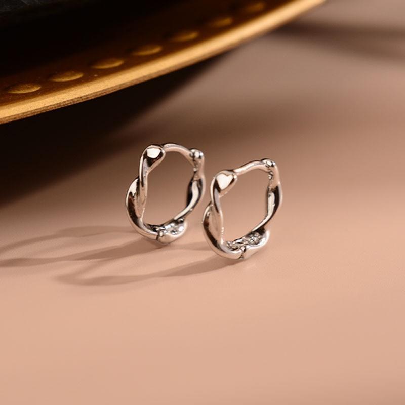 Drainage Mobius Earrings Women'S Twist Ear Buckles High-Quality Temperament Earrings High-Quality Stall