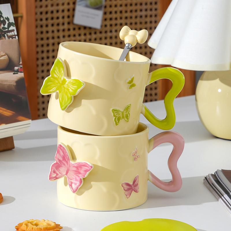 Kreative Relief Keramiktasse mit Deckel Hochwertige Büro-Paar-Wassertasse Hochwertiges Geschenk