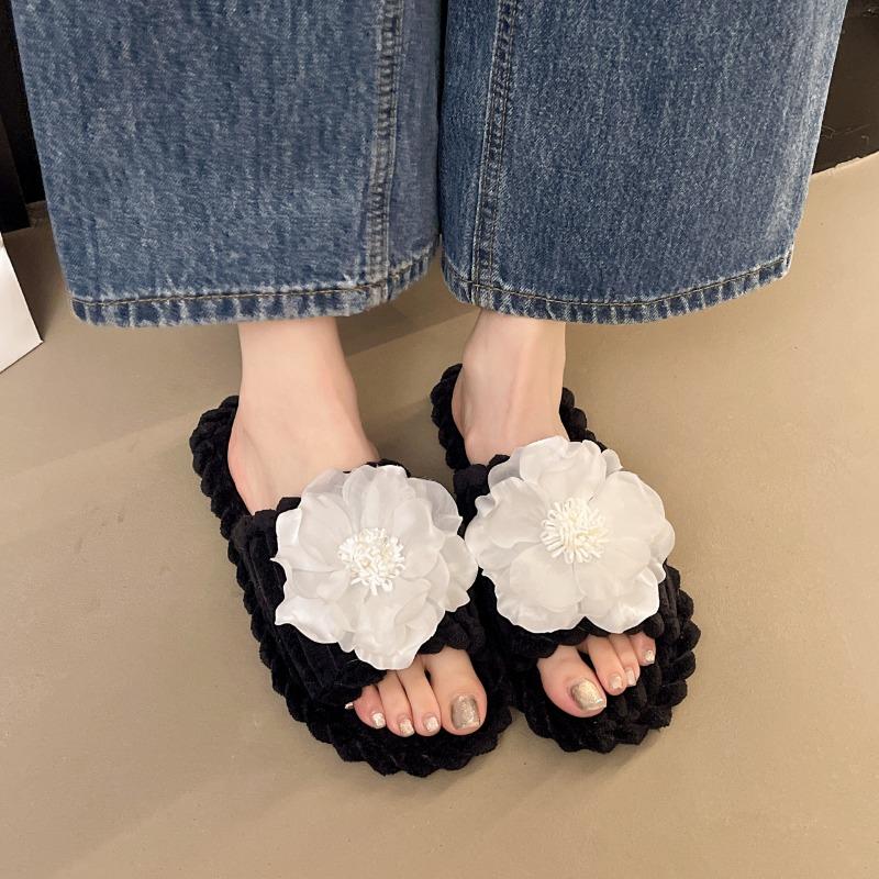 Fashion 2025 NEW  Women's Floral Indoor Flat Bottom Plush Autumn Winter Cotton New Version Single Strap Indoor Slippers