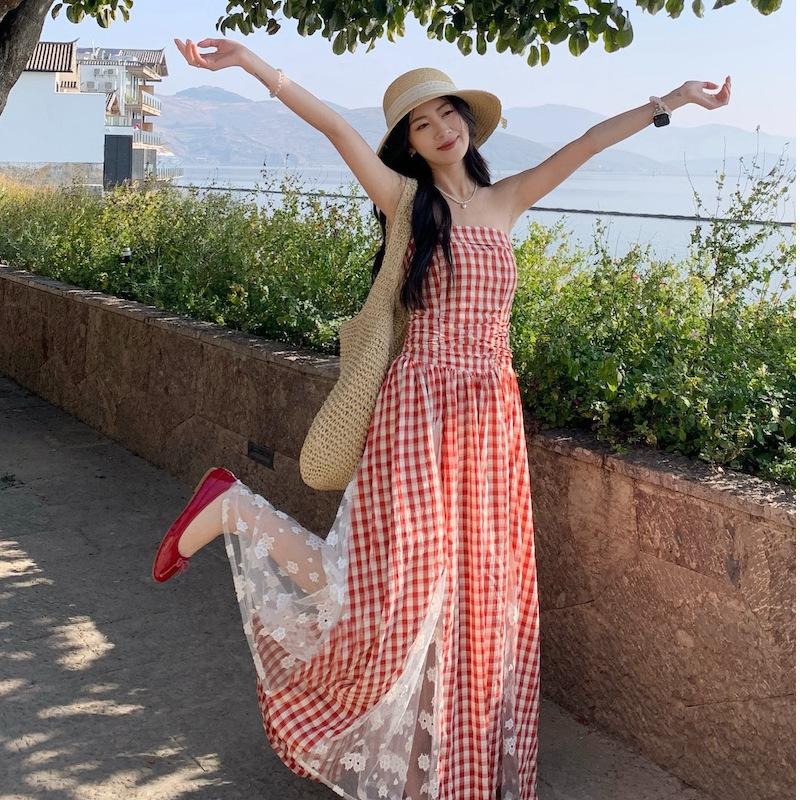 French Sweet Vacation Plaid Lace Splicing Tube Top Dress, Summer New Temperament Waist and Thin Medium and Long Dress