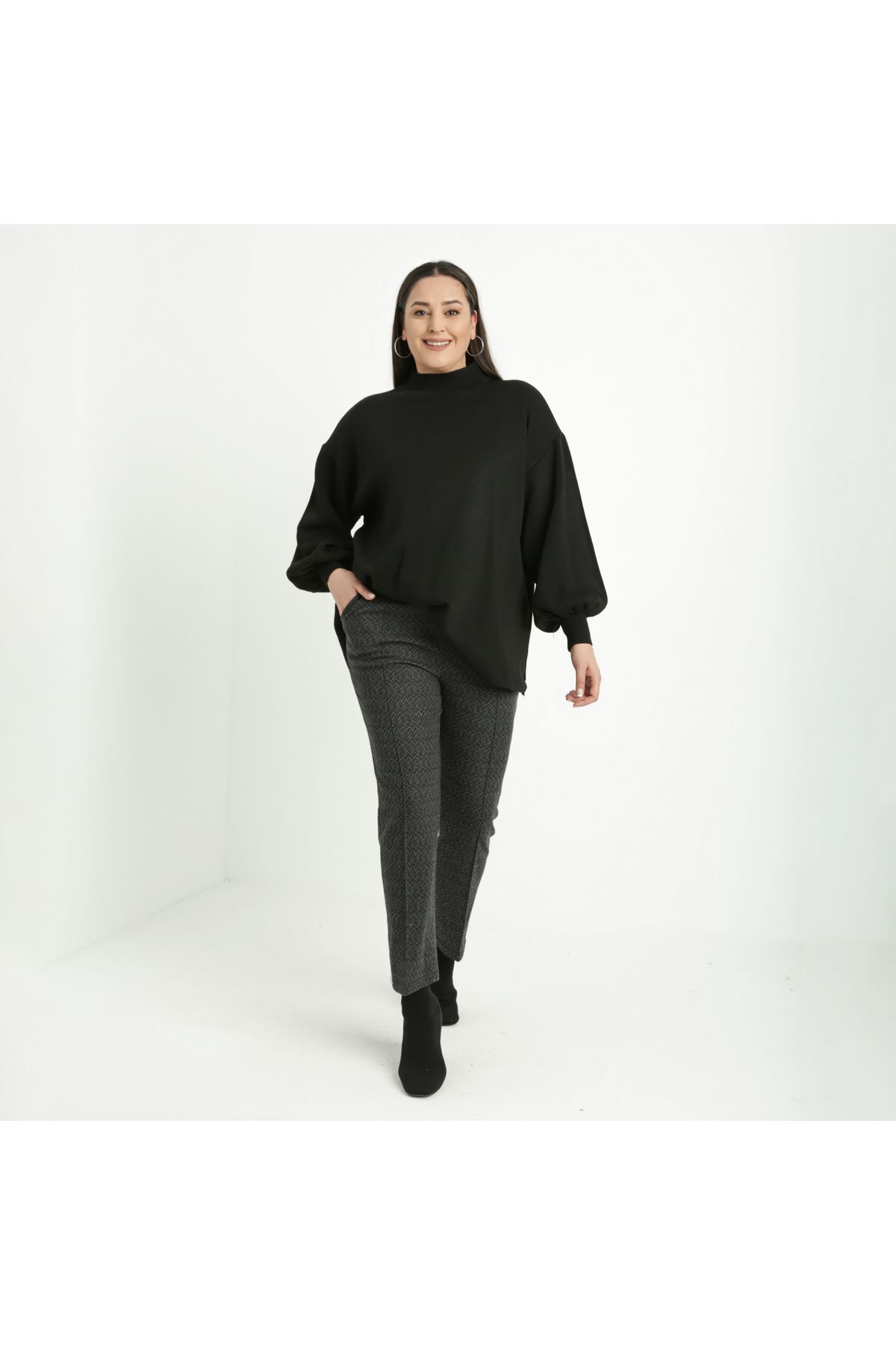 

Жіночі штани великих розмірів у жаккардовому стилі. Штани великого розміру в смужку 7XL