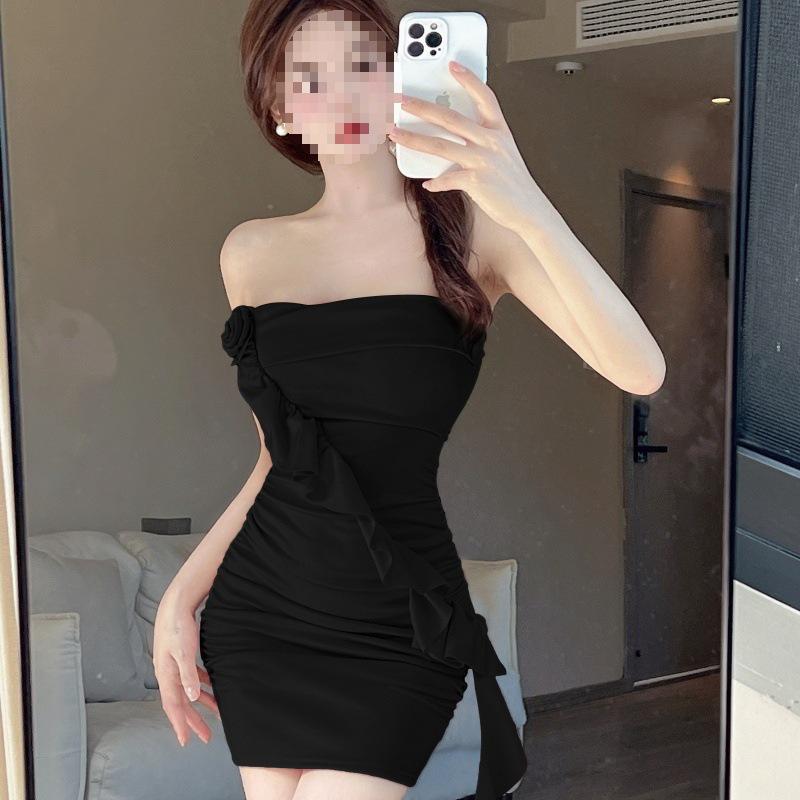

Sleek Floral One-Shoulder Bodycon Dress - Strapless, Sexy, and Hip-Hugging Small чорний