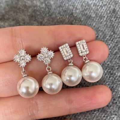 Classic Flash Drill Light Luxury Four-leaf Clover Square Diamond Pearl Earrings French Retro Flower Earrings