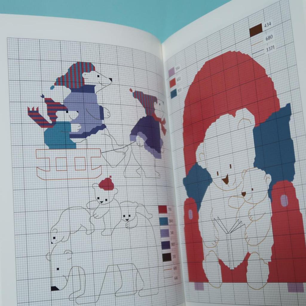 [USED] Foreign book: Mamans and bebes animaux (Cross-stitch pattern book)