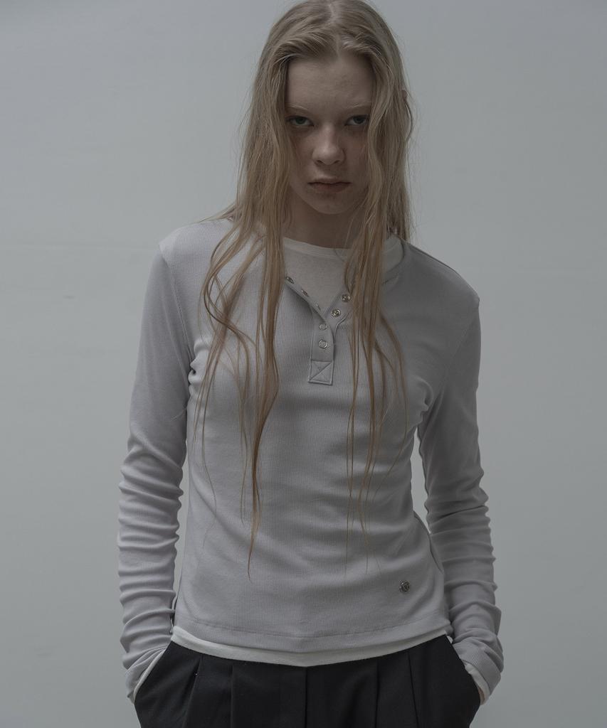Mosyupamosyu Ribbed Henley Neck T-Shirt [Light Gray]