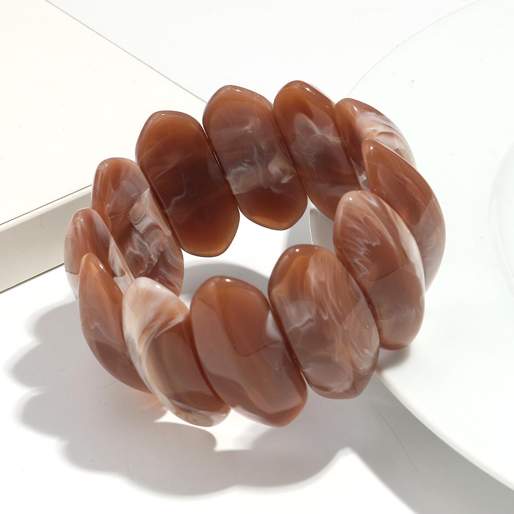 Vintage Acrylic Amber Elastic Geometric Bracelets Bangles for Women Stretchy Resin Big Cuff Bracelet Designer Jewelry 2025