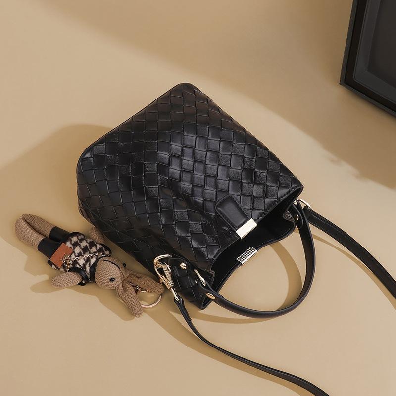 All-Match Handtaschen im Herbst und Winter Neue kleine Taschen mit hochwertigem Echtleder Crossbody Pendler Eimertasche Trend